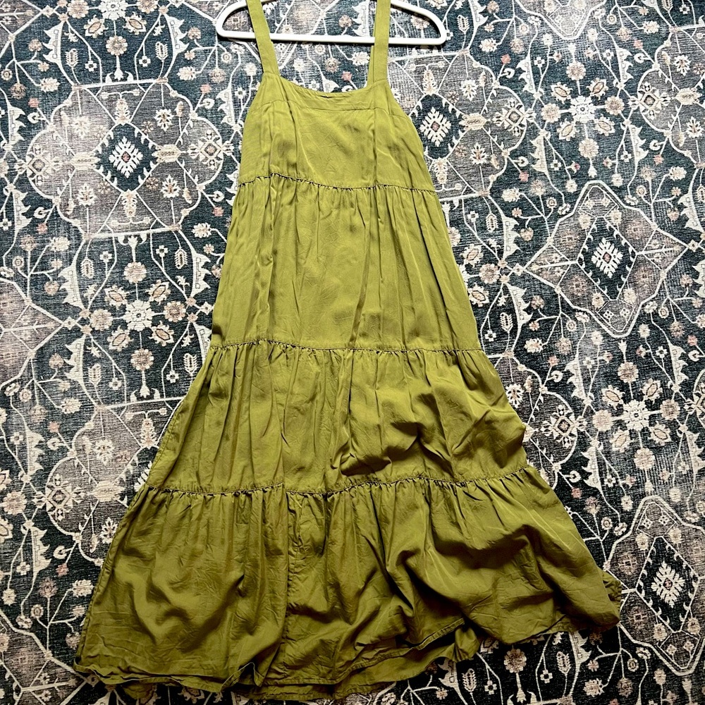 Green maxi dress